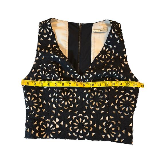 Alice + Olivia Black Floral Laser Cut Lyla Crop Top - Size 8 - Picture 5 of 9